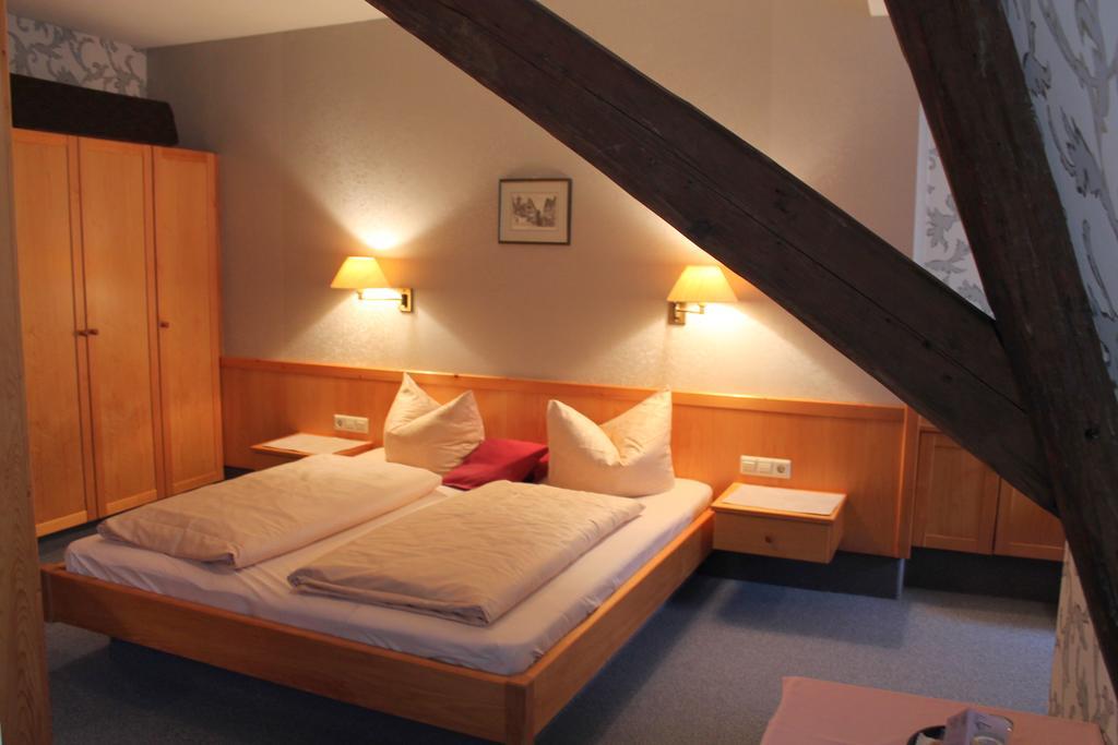 Hotel Schwarzes Lamm à Rothenburg ob der Tauber Chambre photo